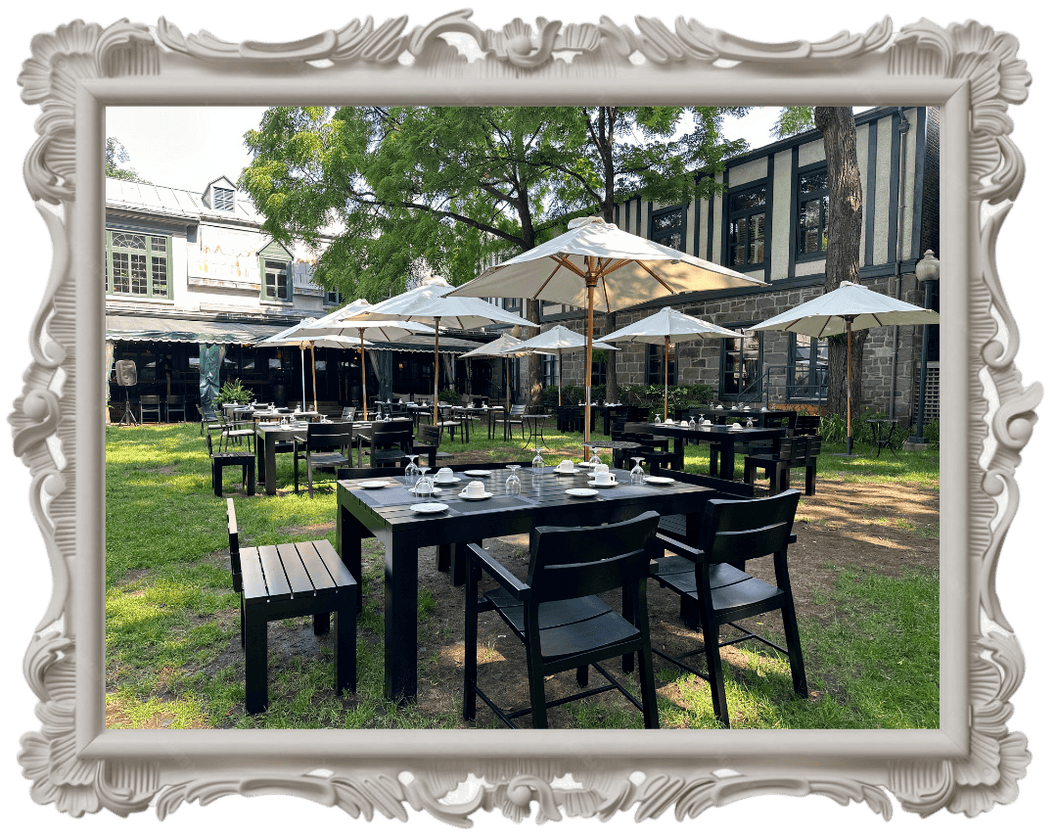 Une magnifique terrasse pour apprécier un délicieux repas