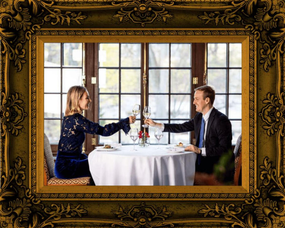 Des moments exclusifs au Club Des membres du club célébrant ensemble dans une ambiance conviviale et élégante.